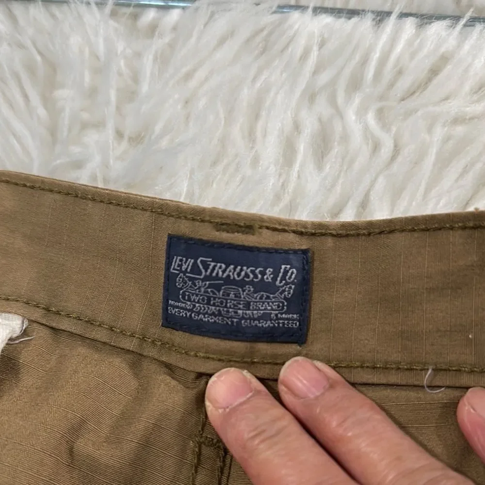 Levis Men's Brown Cargo Shorts Size 42
